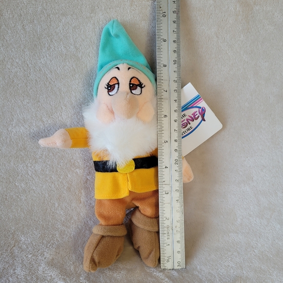 Disney Parks Snow White 7 Dwarfs Bashful 9" Beanie Bag Plush New Condition - Picture 7 of 7